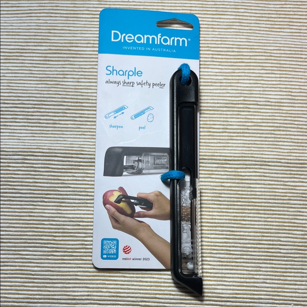 Dreamfarm Sharple Safety Peeler - Black